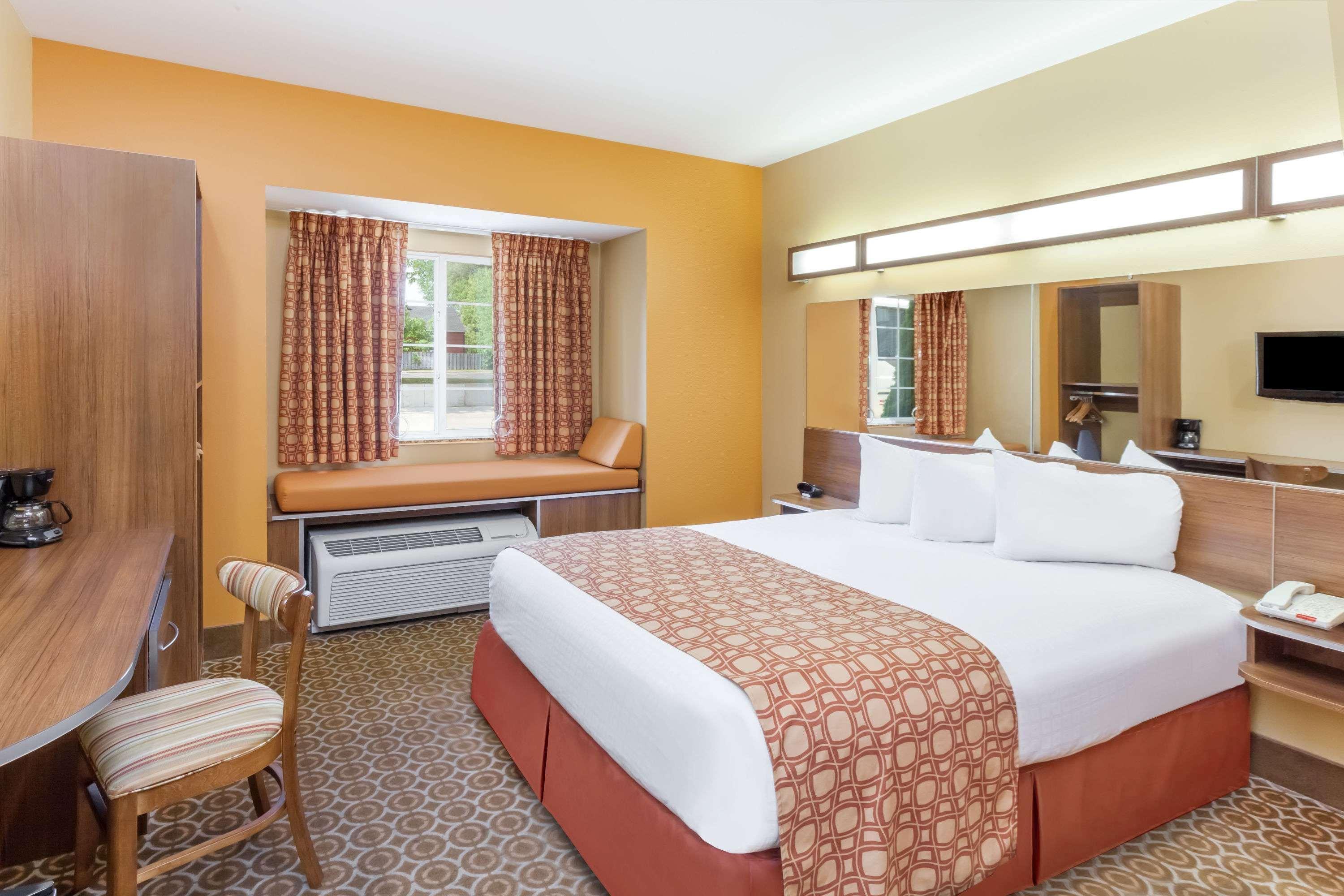 Microtel By Wyndham South Bend Notre Dame University Exterior photo