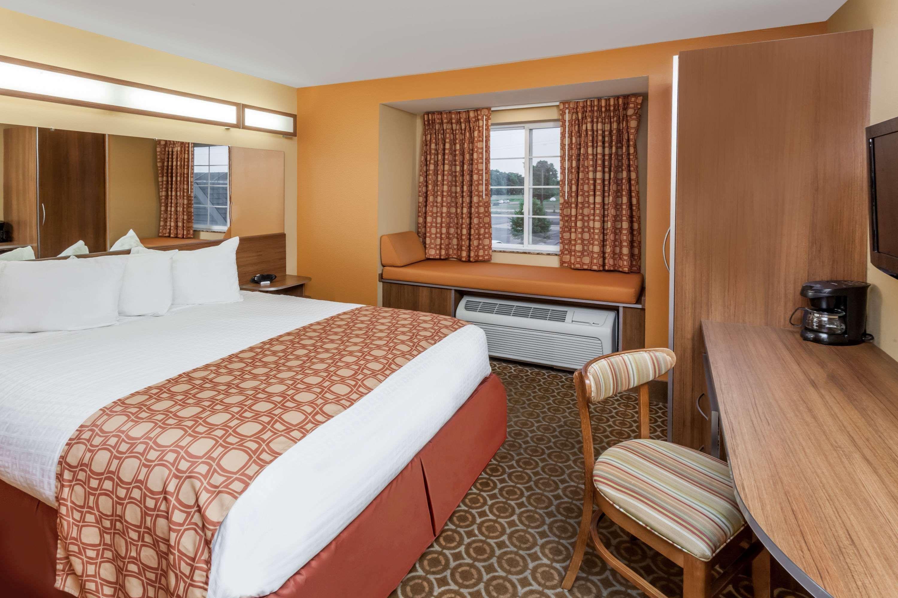Microtel By Wyndham South Bend Notre Dame University Exterior photo